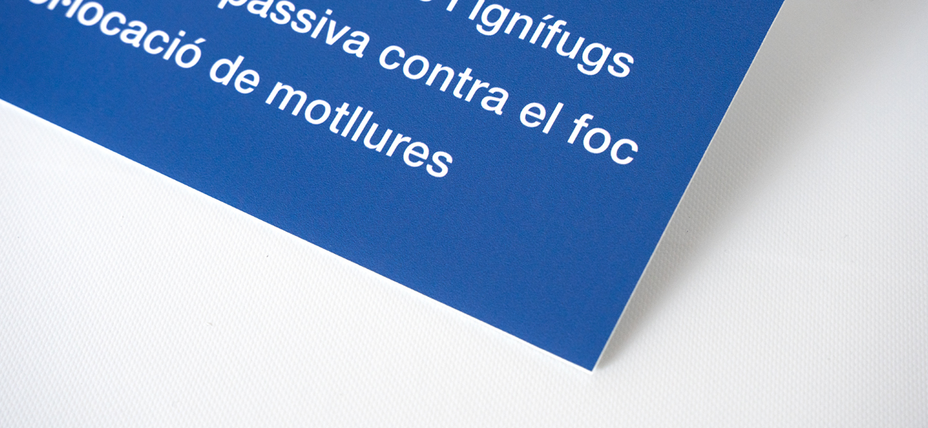 Cartelería en polipropileno alveolar: material ligero, resistente y ecológico, ideal para usos publicitarios. Rotulpro.