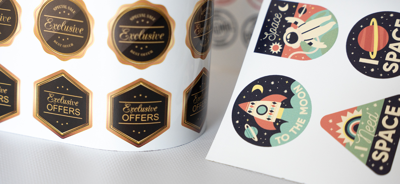 Pegatinas en bobina personalizadas de Rotulpro, ideales para etiquetado de productos, con calidad y opciones de personalización